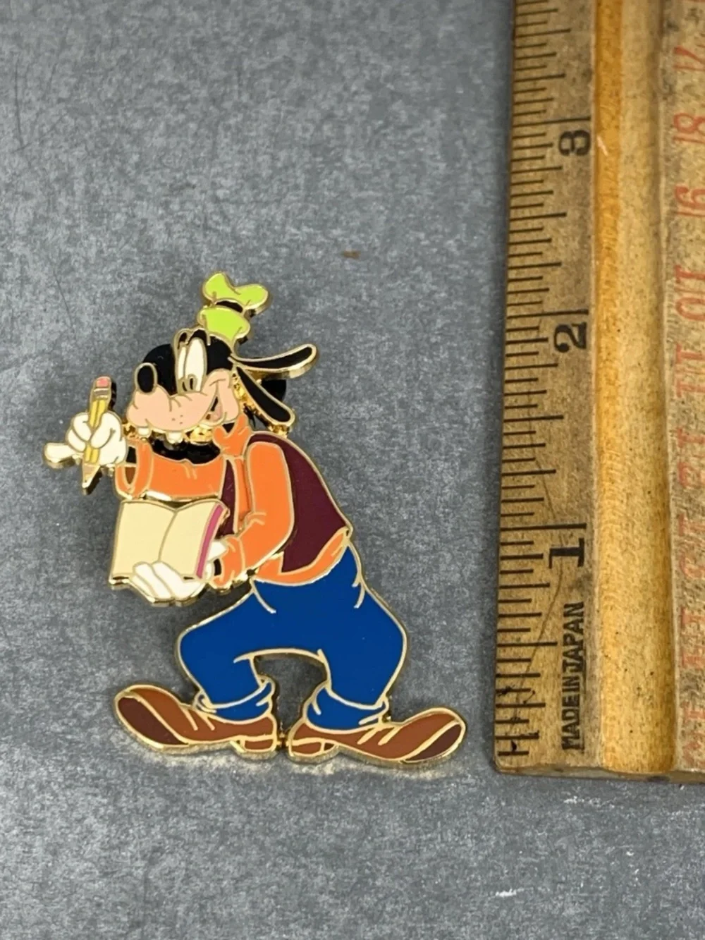 Goofy Disney Pin Mickey's Super Star Trading Team Moving Arm LE 2500